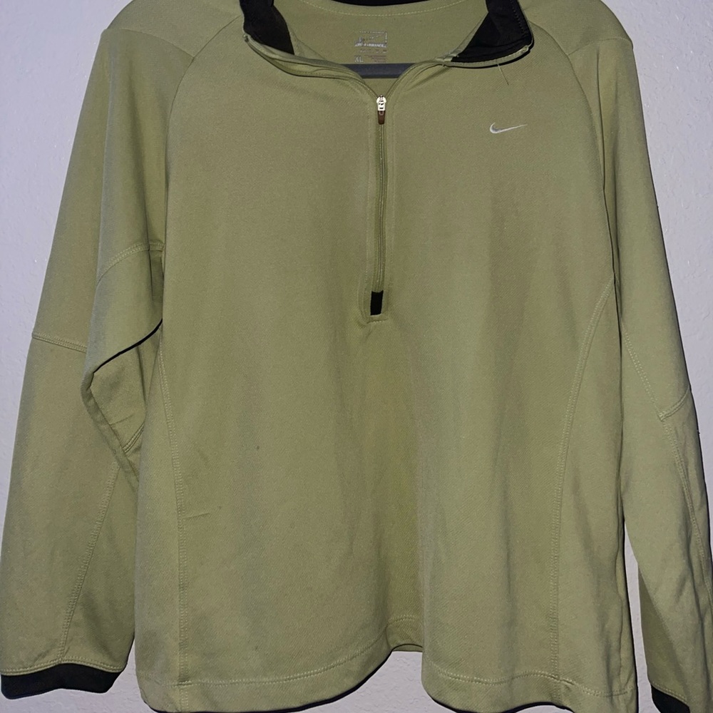 Green sweater 💚